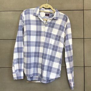 Untuckit white & blue flannel button down, size 6